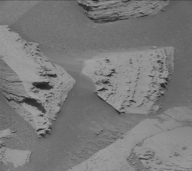 Sol 4086: Mast Camera (Mastcam)