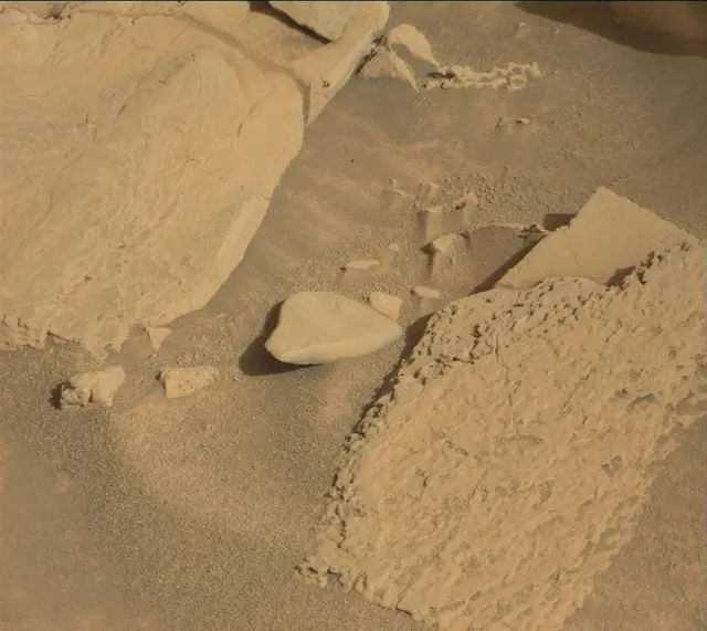 Sol 4089: Mast Camera (Mastcam)