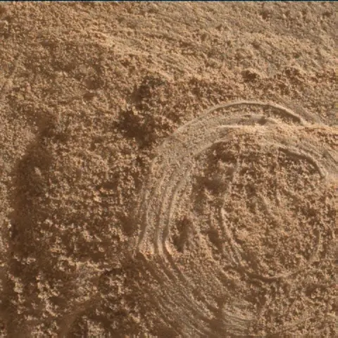 Sol 4093: Mars Hand Lens Imager (MAHLI)
