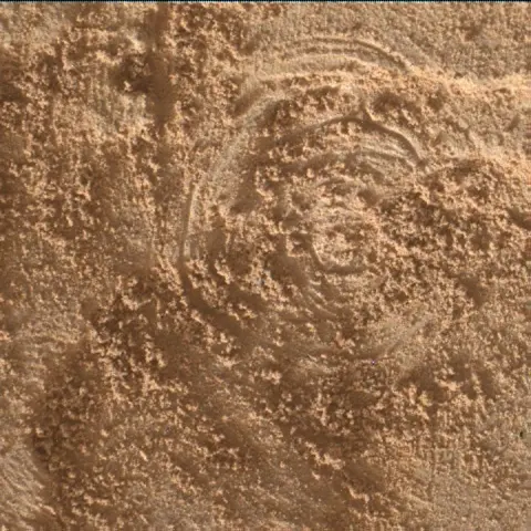 Sol 4093: Mars Hand Lens Imager (MAHLI)