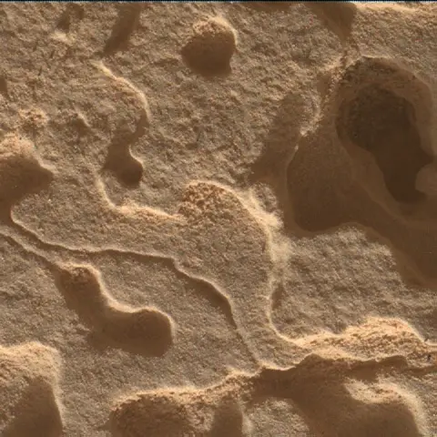 Sol 4093: Mars Hand Lens Imager (MAHLI)