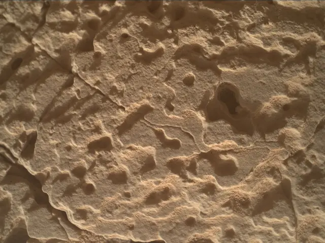 Sol 4093: Mars Hand Lens Imager (MAHLI)