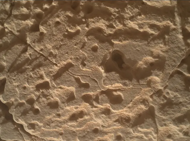 Sol 4093: Mars Hand Lens Imager (MAHLI)