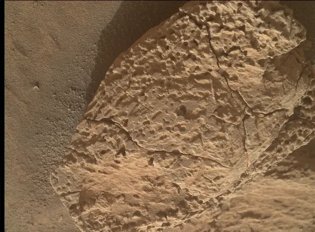 Sol 4093: Mars Hand Lens Imager (MAHLI)