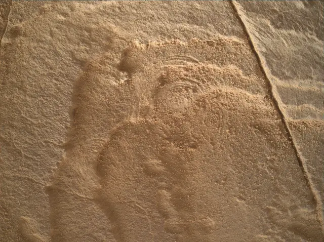 Sol 4093: Mars Hand Lens Imager (MAHLI)