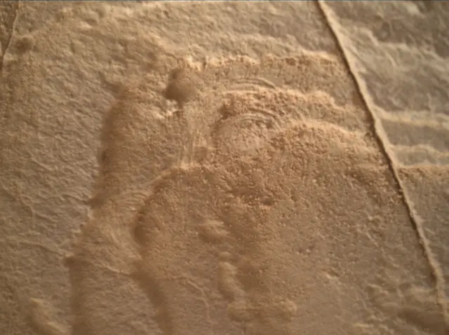 Sol 4093: Mars Hand Lens Imager (MAHLI)