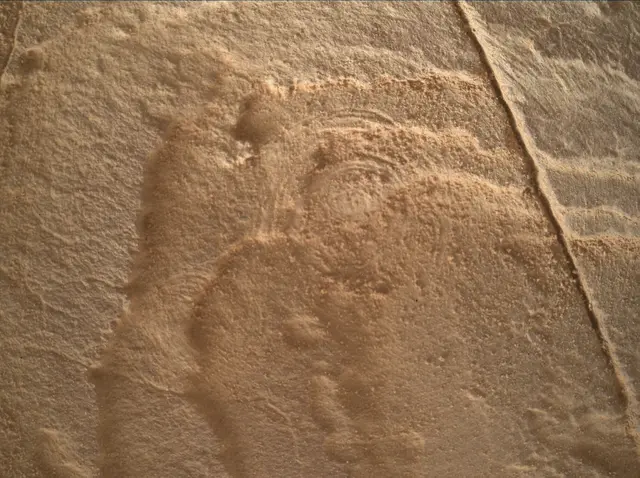 Sol 4093: Mars Hand Lens Imager (MAHLI)