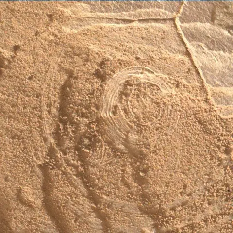 Sol 4093: Mars Hand Lens Imager (MAHLI)