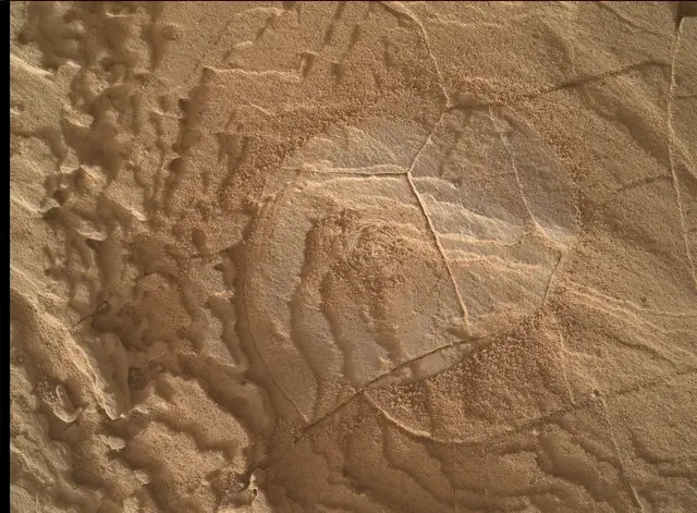 Sol 4093: Mars Hand Lens Imager (MAHLI)