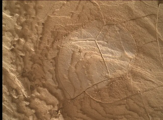 Sol 4093: Mars Hand Lens Imager (MAHLI)