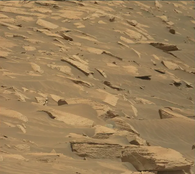 Sol 4094: Mast Camera (Mastcam)