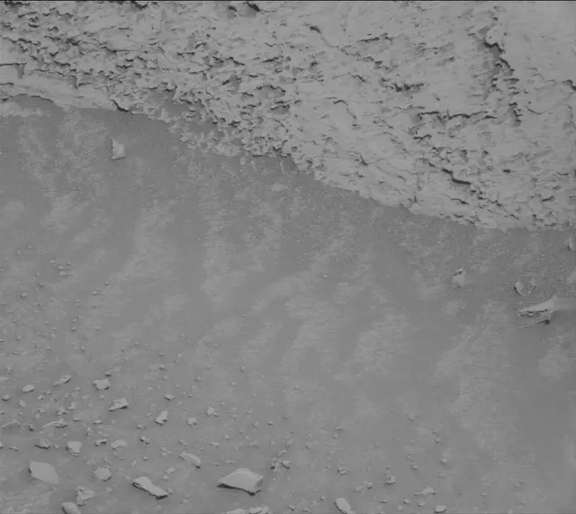 Sol 4094: Mast Camera (Mastcam)