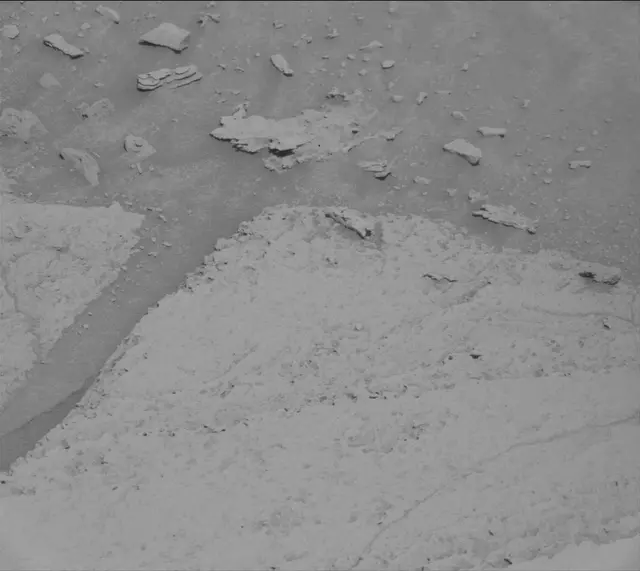 Sol 4094: Mast Camera (Mastcam)