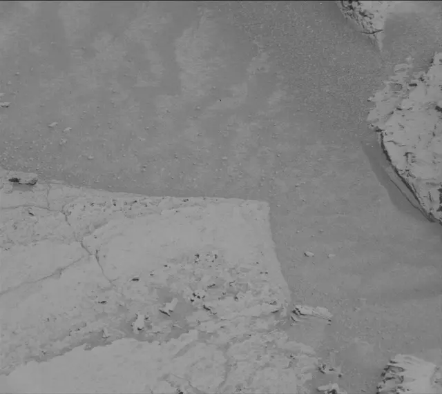 Sol 4094: Mast Camera (Mastcam)