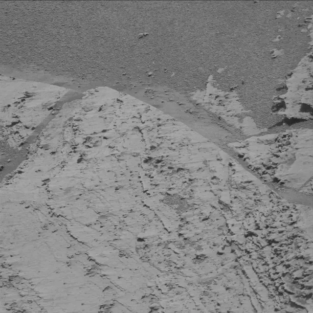 Sol 4094: Mast Camera (Mastcam)