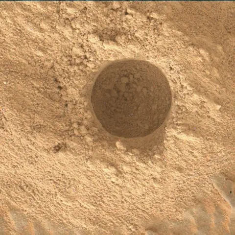 Sol 4116: Mars Hand Lens Imager (MAHLI)