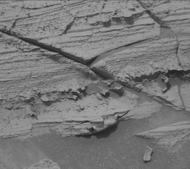 Sol 4121: Mast Camera (Mastcam)