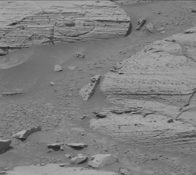 Sol 4121: Mast Camera (Mastcam)