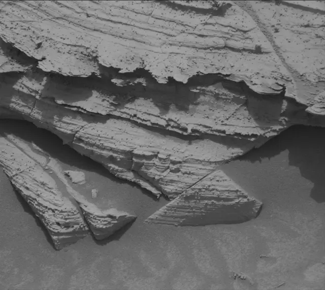 Sol 4125: Mast Camera (Mastcam)