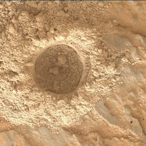 Sol 4127: Mars Hand Lens Imager (MAHLI)