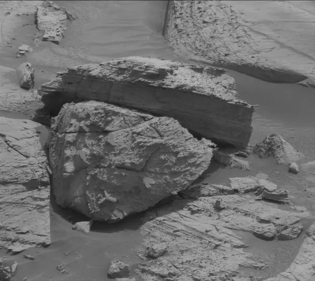 Sol 4128: Mast Camera (Mastcam)