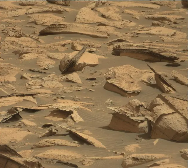 Sol 4128: Mast Camera (Mastcam)