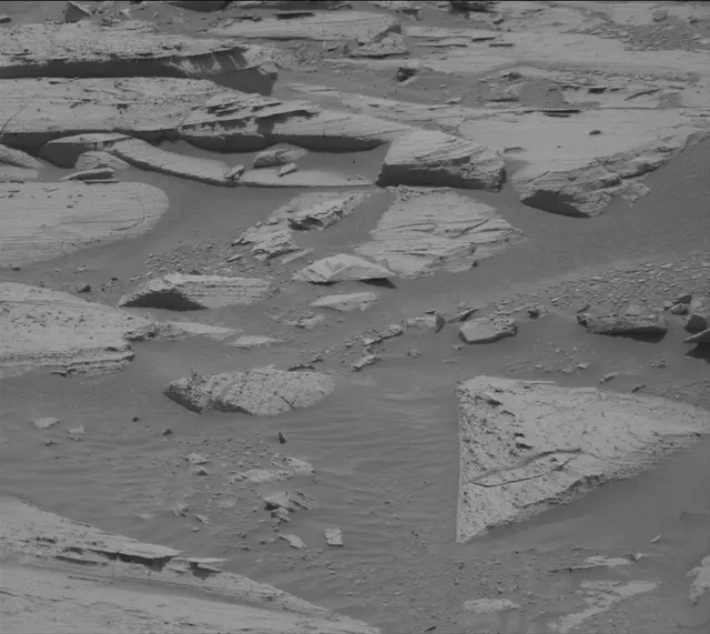 Sol 4130: Mast Camera (Mastcam)