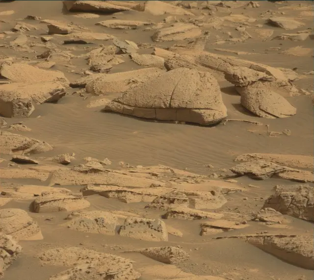 Sol 4130: Mast Camera (Mastcam)