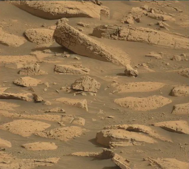 Sol 4130: Mast Camera (Mastcam)