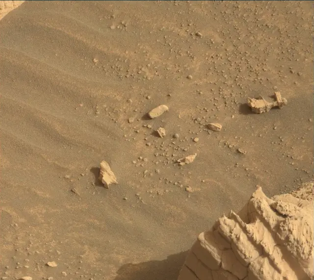 Sol 4130: Mast Camera (Mastcam)