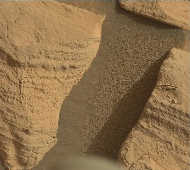 Sol 4130: Mast Camera (Mastcam)