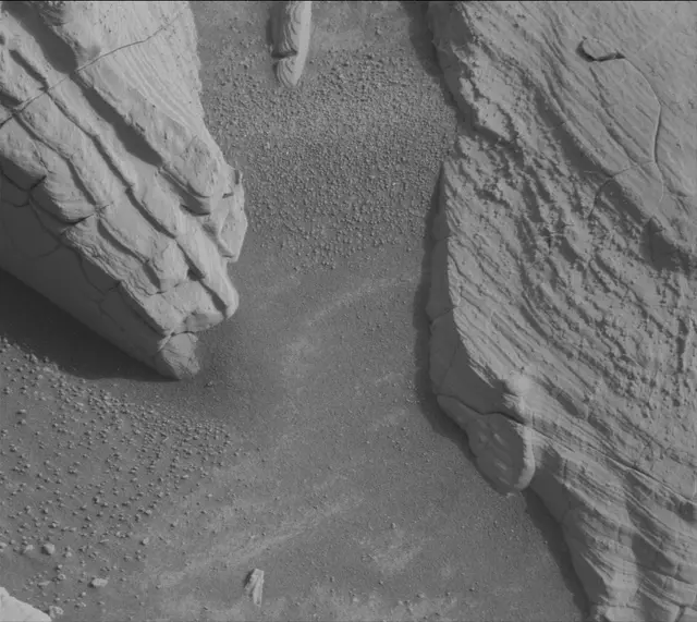 Sol 4130: Mast Camera (Mastcam)