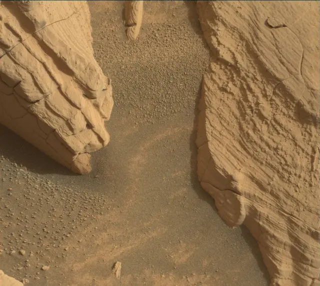 Sol 4130: Mast Camera (Mastcam)