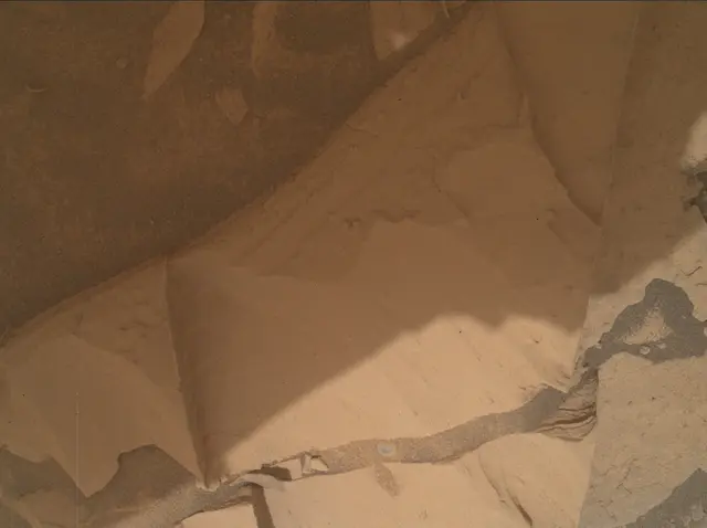 Sol 4130: Mars Hand Lens Imager (MAHLI)