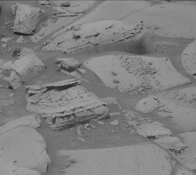 Sol 4132: Mast Camera (Mastcam)
