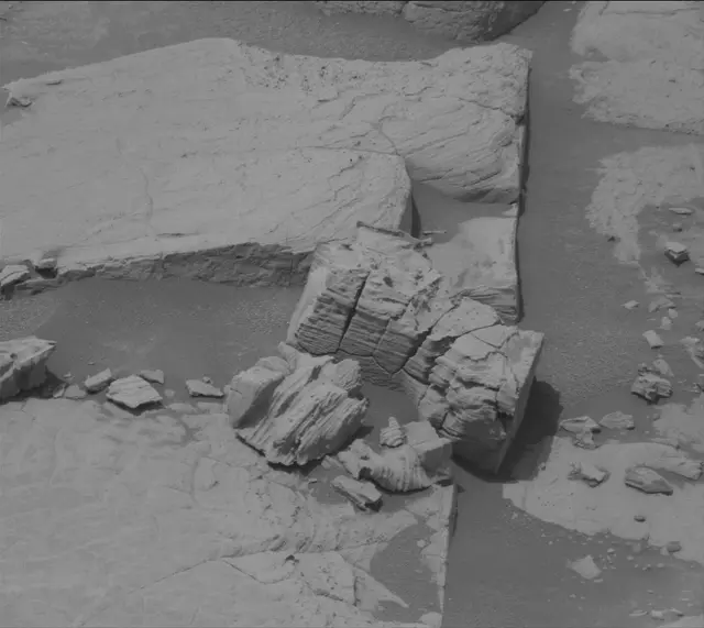 Sol 4132: Mast Camera (Mastcam)