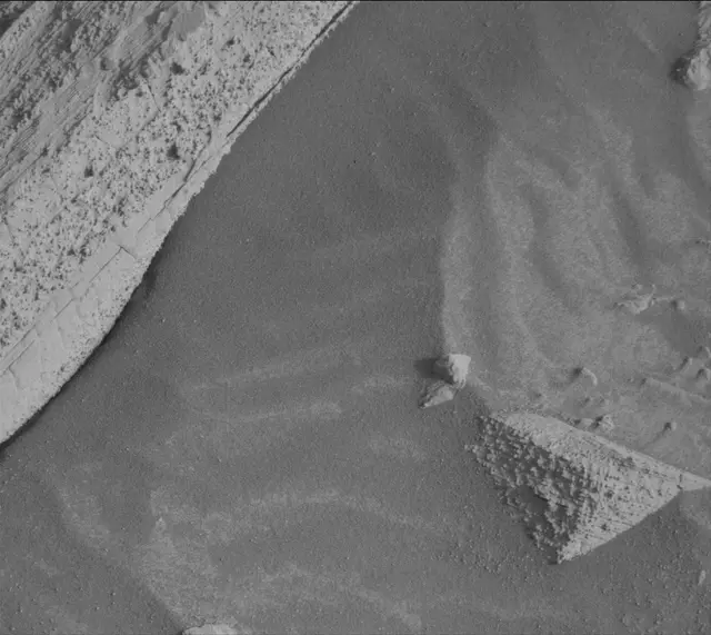 Sol 4132: Mast Camera (Mastcam)