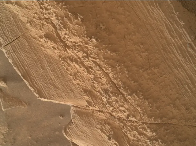 Sol 4134: Mars Hand Lens Imager (MAHLI)