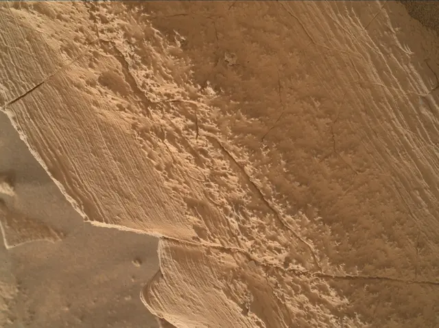 Sol 4134: Mars Hand Lens Imager (MAHLI)
