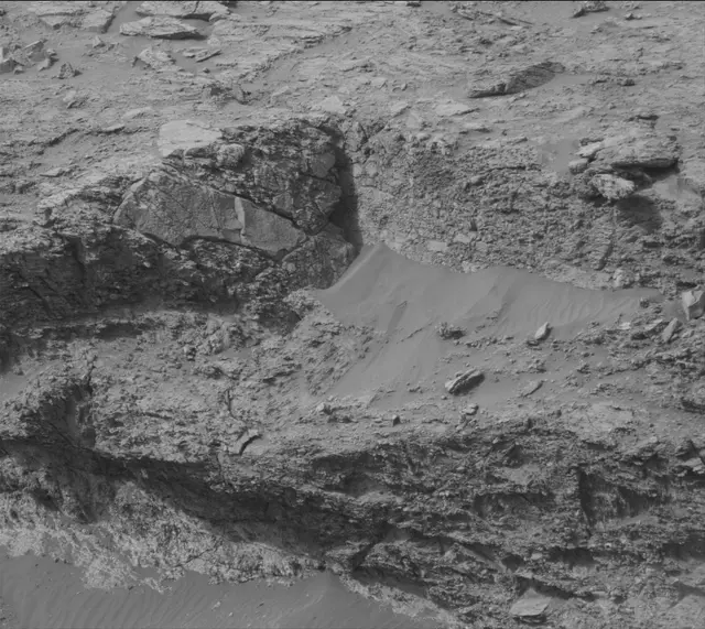 Sol 4135: Mast Camera (Mastcam)
