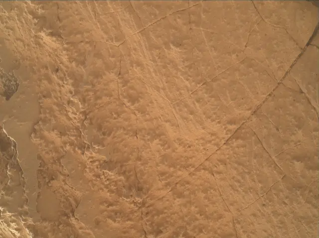 Sol 4135: Mars Hand Lens Imager (MAHLI)