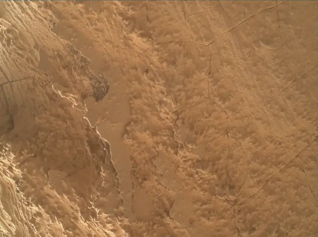 Sol 4135: Mars Hand Lens Imager (MAHLI)