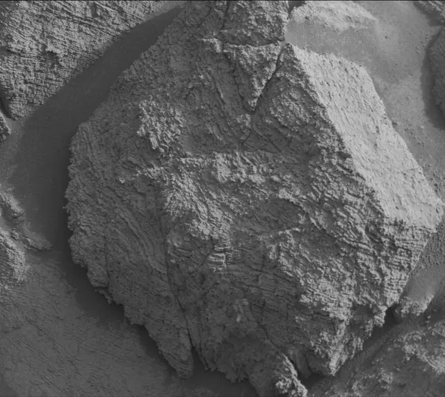 Sol 4139: Mast Camera (Mastcam)