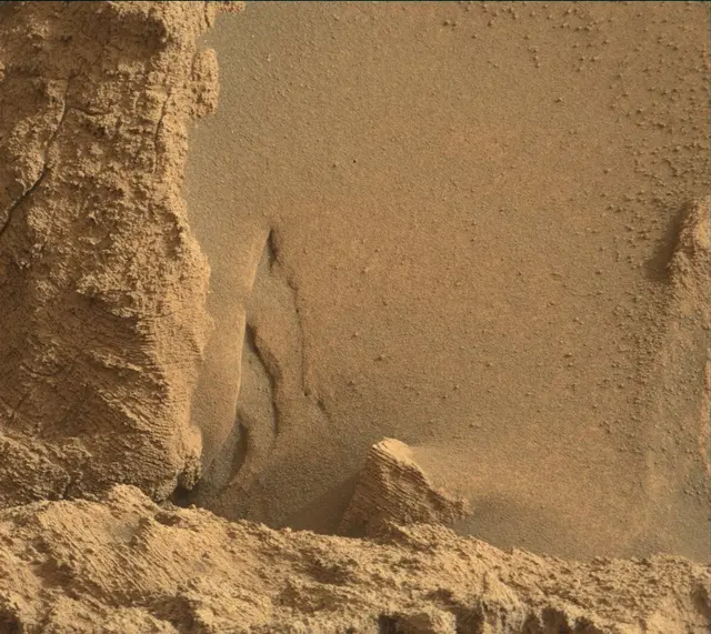 Sol 4139: Mast Camera (Mastcam)