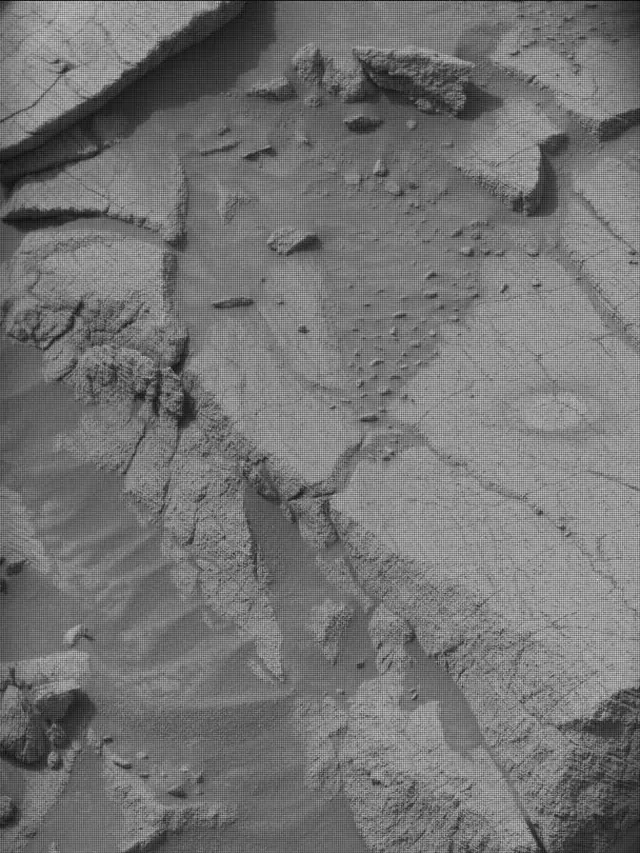 Sol 4142: Mast Camera (Mastcam)