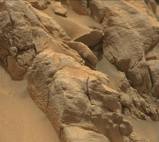 Sol 4142: Mast Camera (Mastcam)