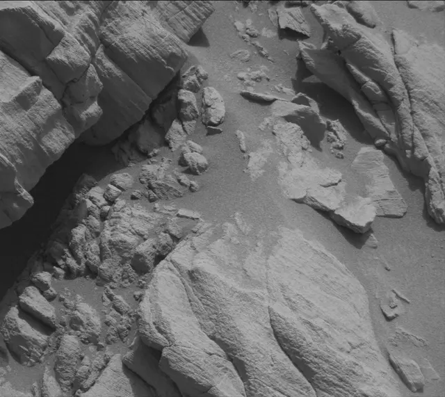 Sol 4142: Mast Camera (Mastcam)