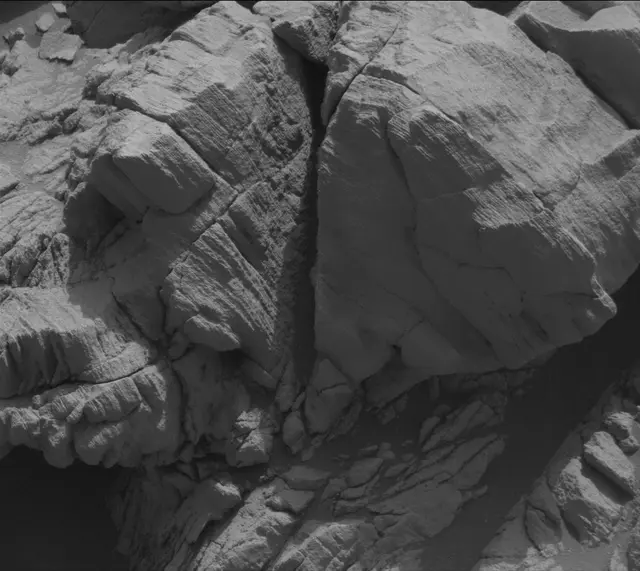 Sol 4142: Mast Camera (Mastcam)