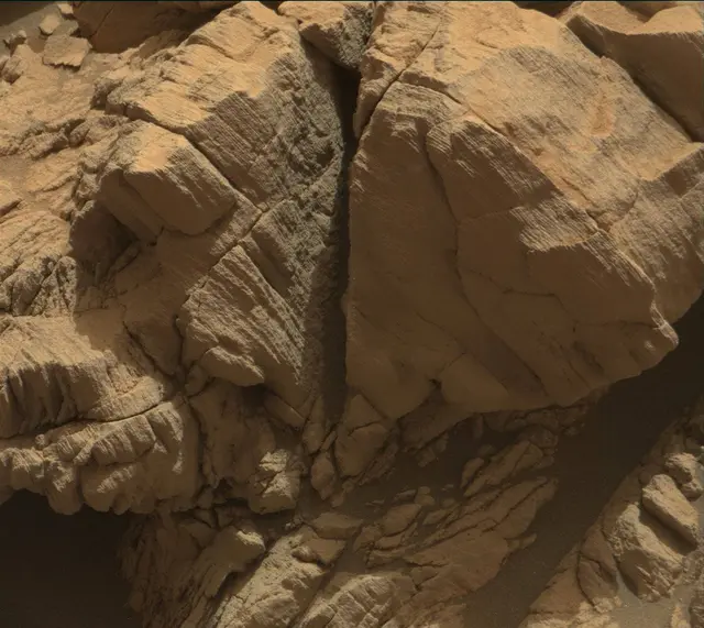 Sol 4142: Mast Camera (Mastcam)