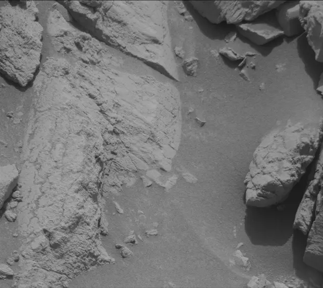 Sol 4142: Mast Camera (Mastcam)